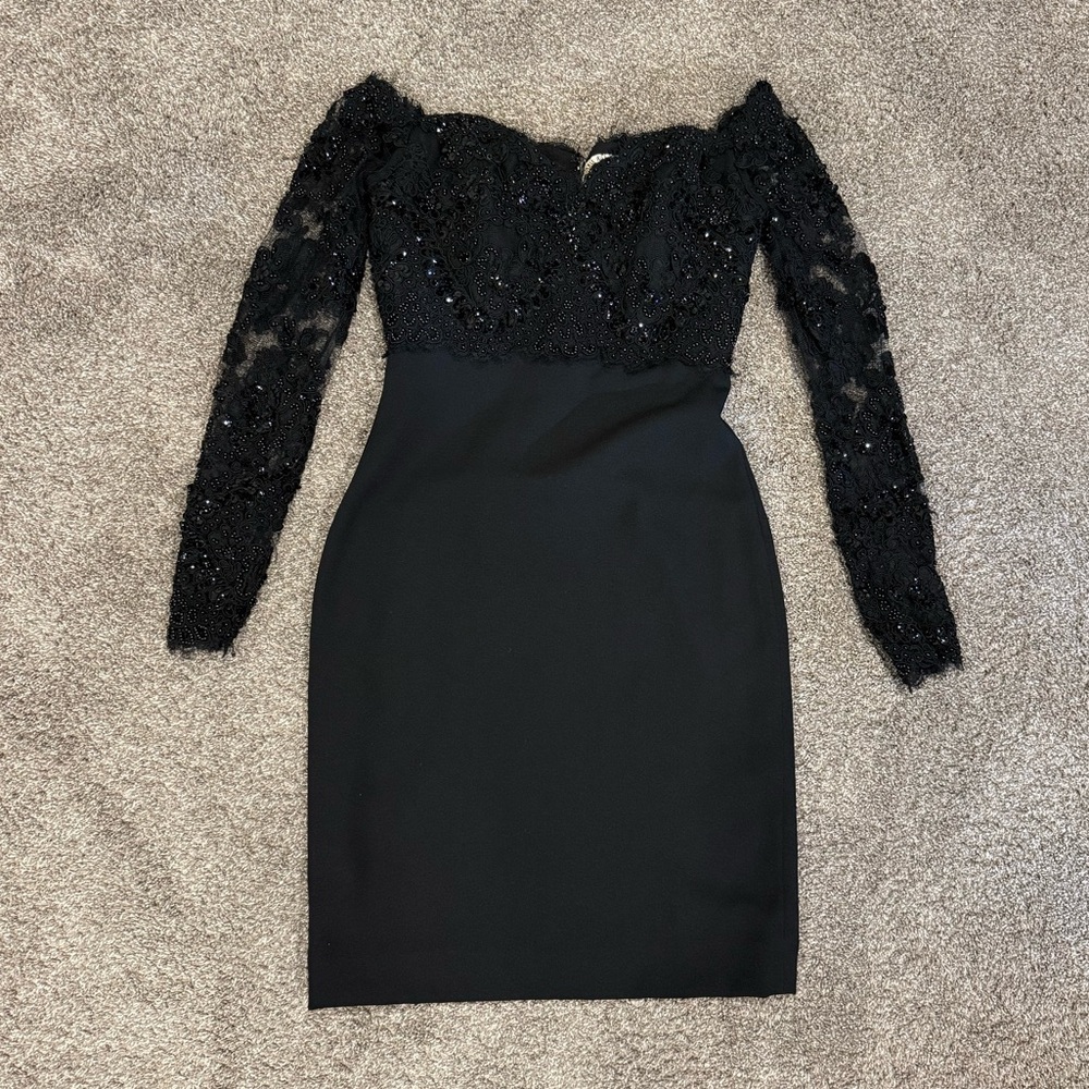 Hartly Westwood - Vintage Chic Black Lace Long Sleeve Dress